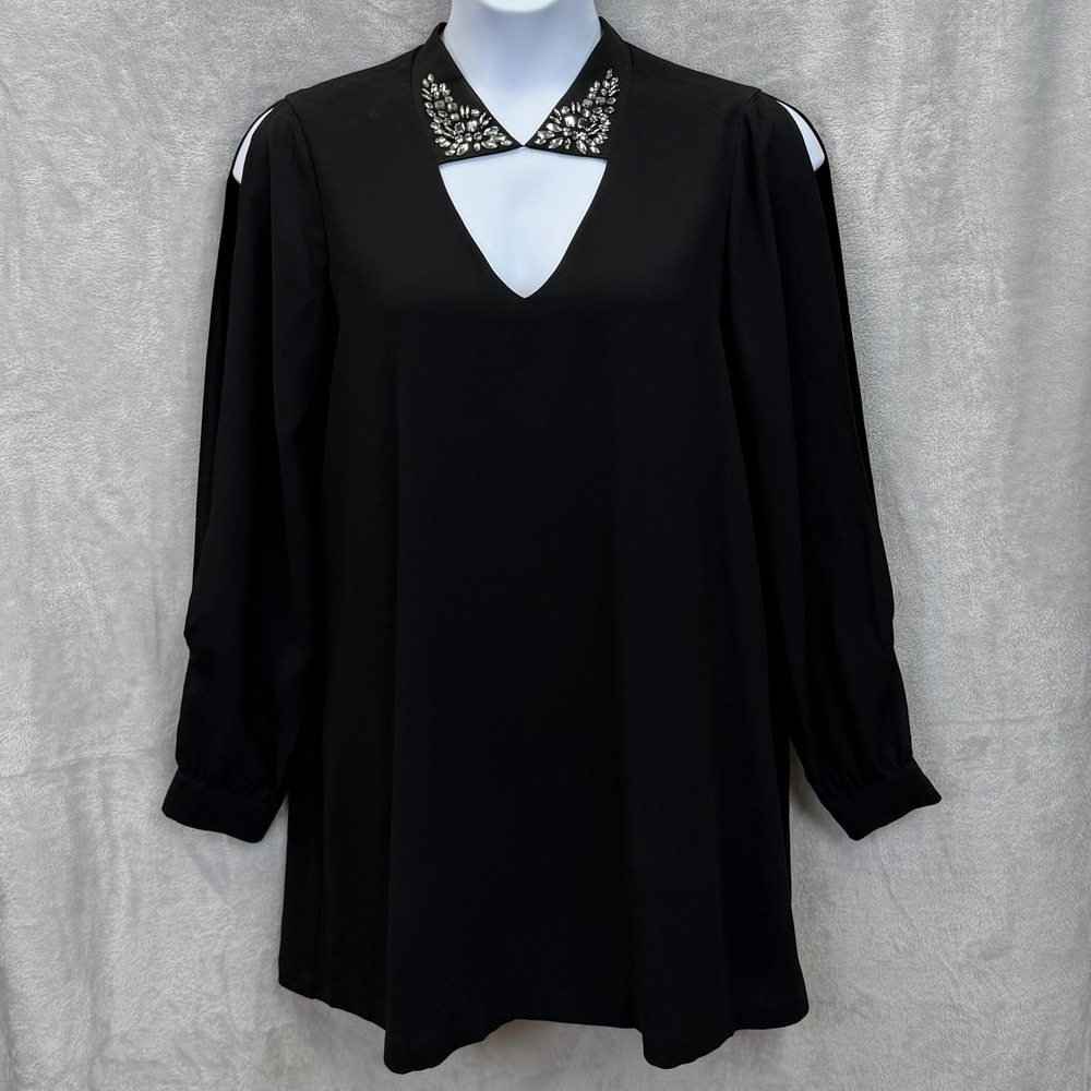 BCBGMAXAZRIA Dress Womens Medium Black Embellished V-Neck Cold Shoulder Shift - Picture 2 of 11